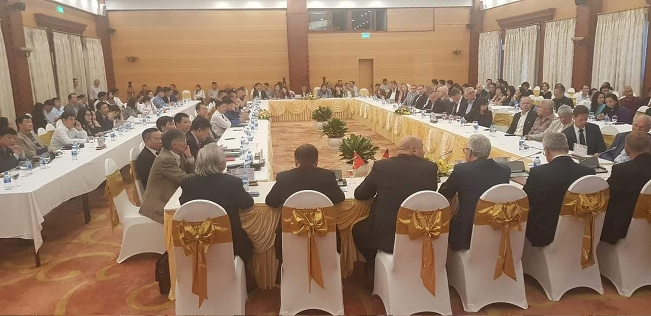 Hội đàm hợp tác quốc tế
